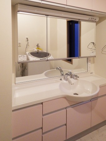 収納力UPでカウンターのコモノ問題が解決! 収納力UPでカウンターのコモノ問題が解決!